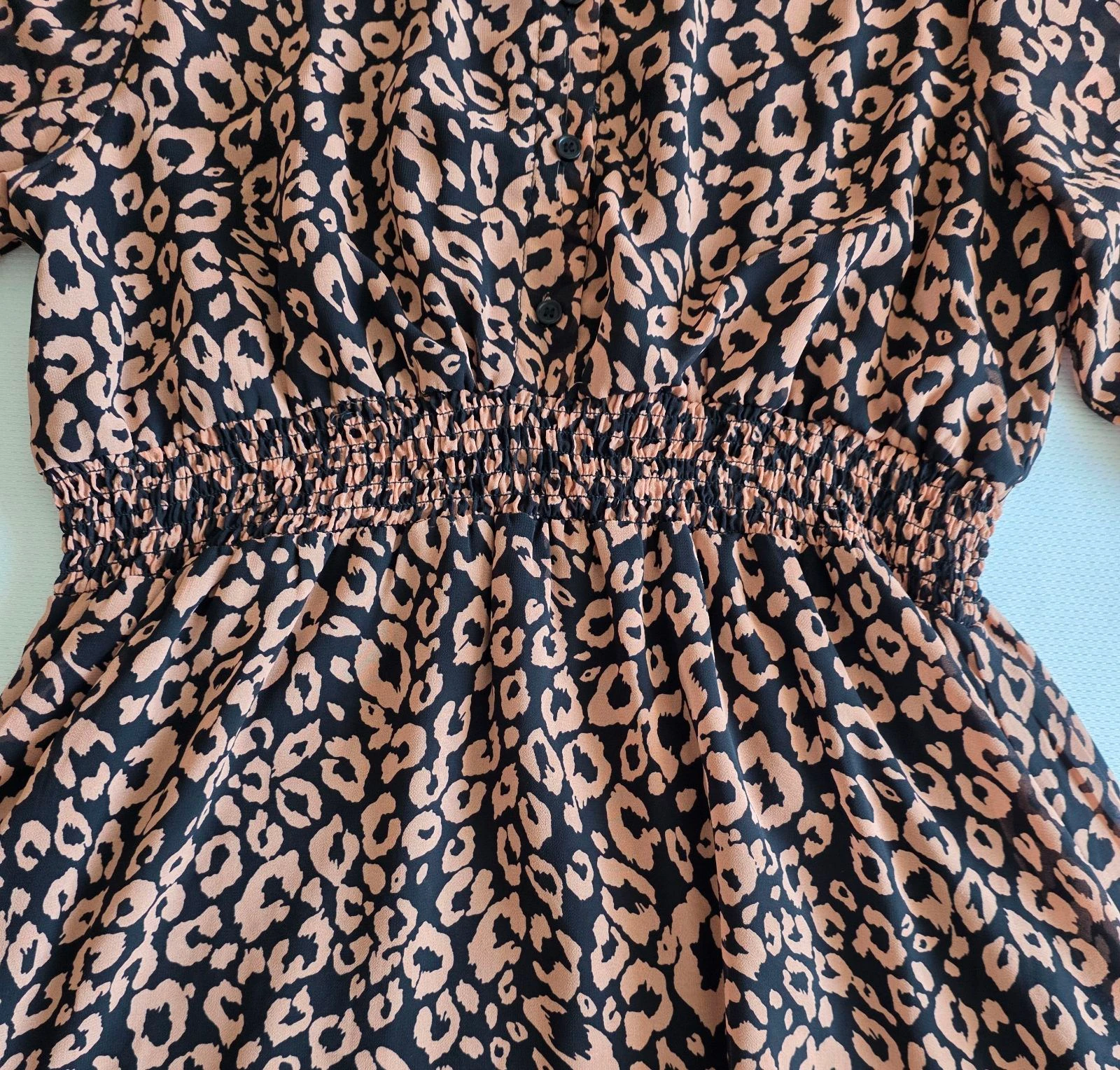 Vestido camisero médio leopardo marrom preto G 40 mangas compridas forrado – photo 5